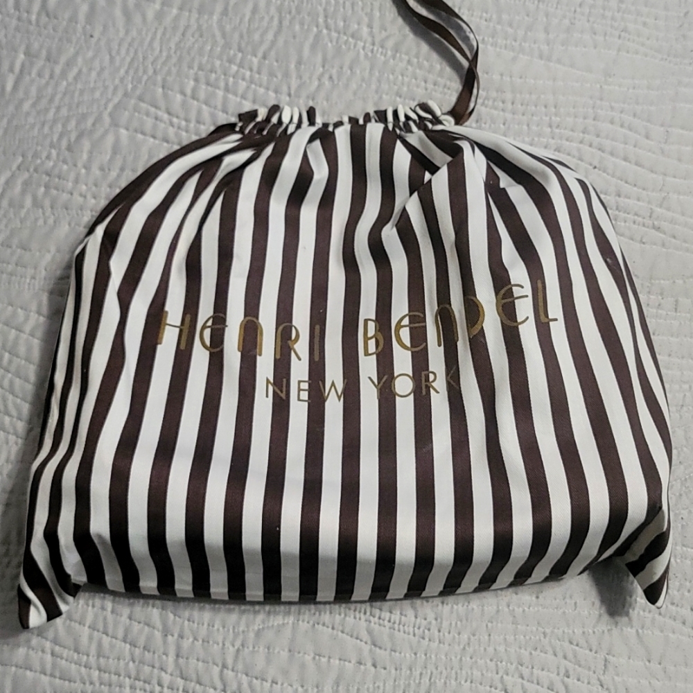 Red henri bendel bag